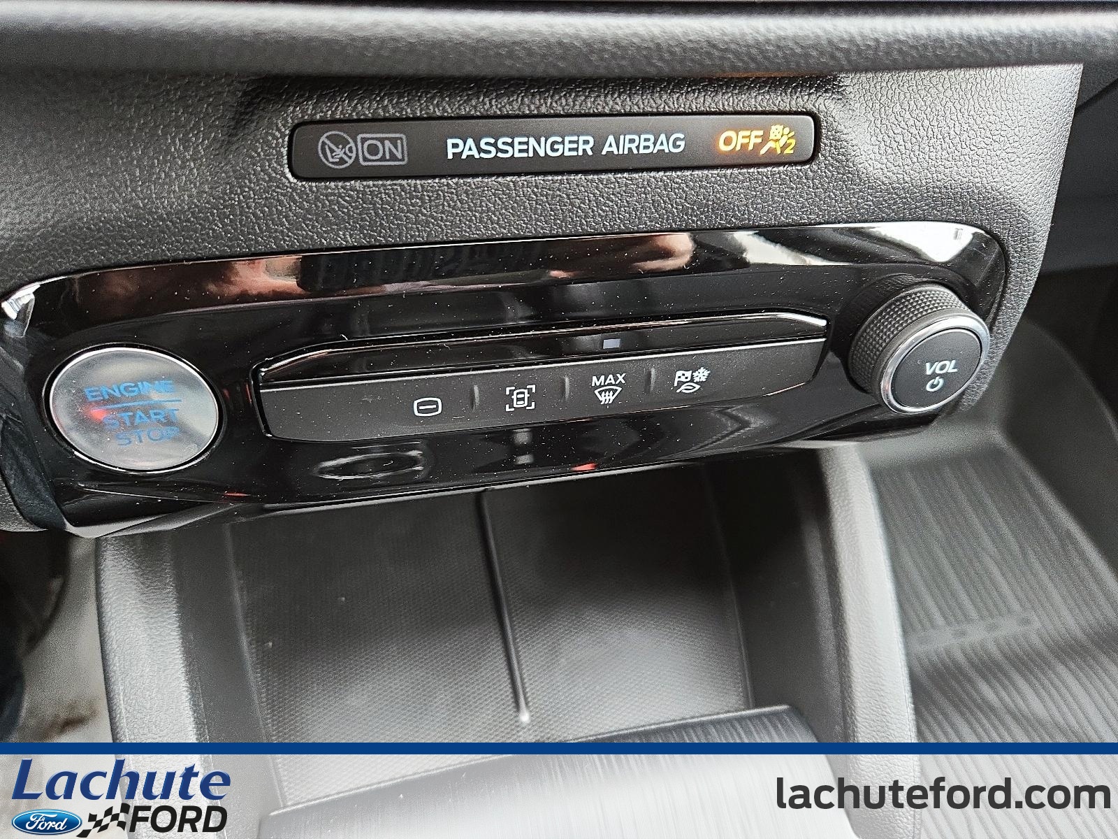 2025 Ford Escape Hybrid - Image 22