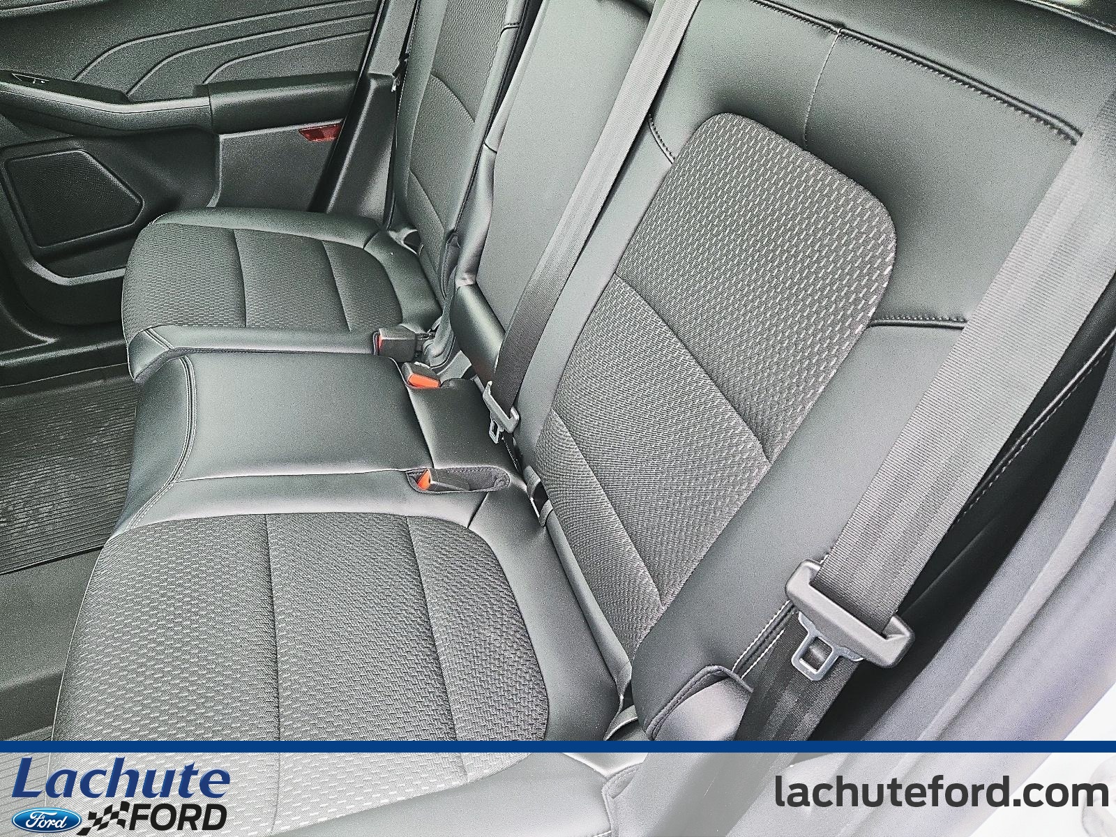 2025 Ford Escape Hybrid - Image 23