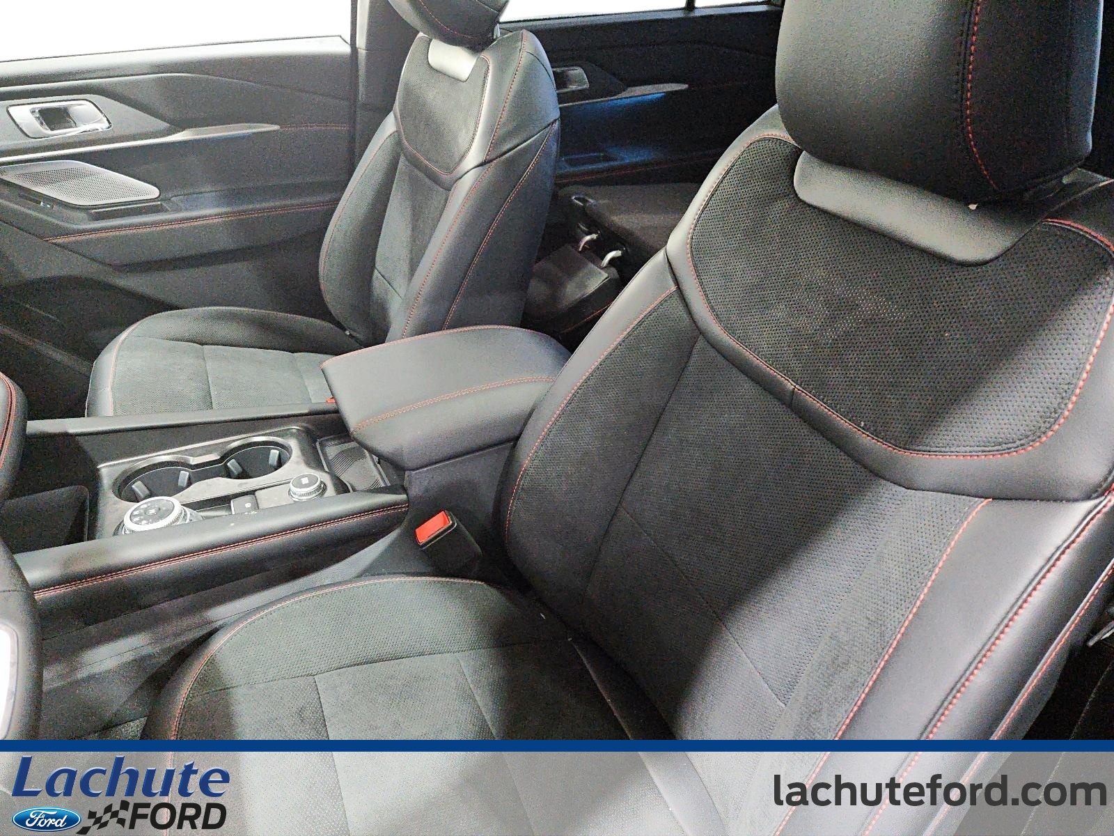 2026 Ford Explorer - Image 10