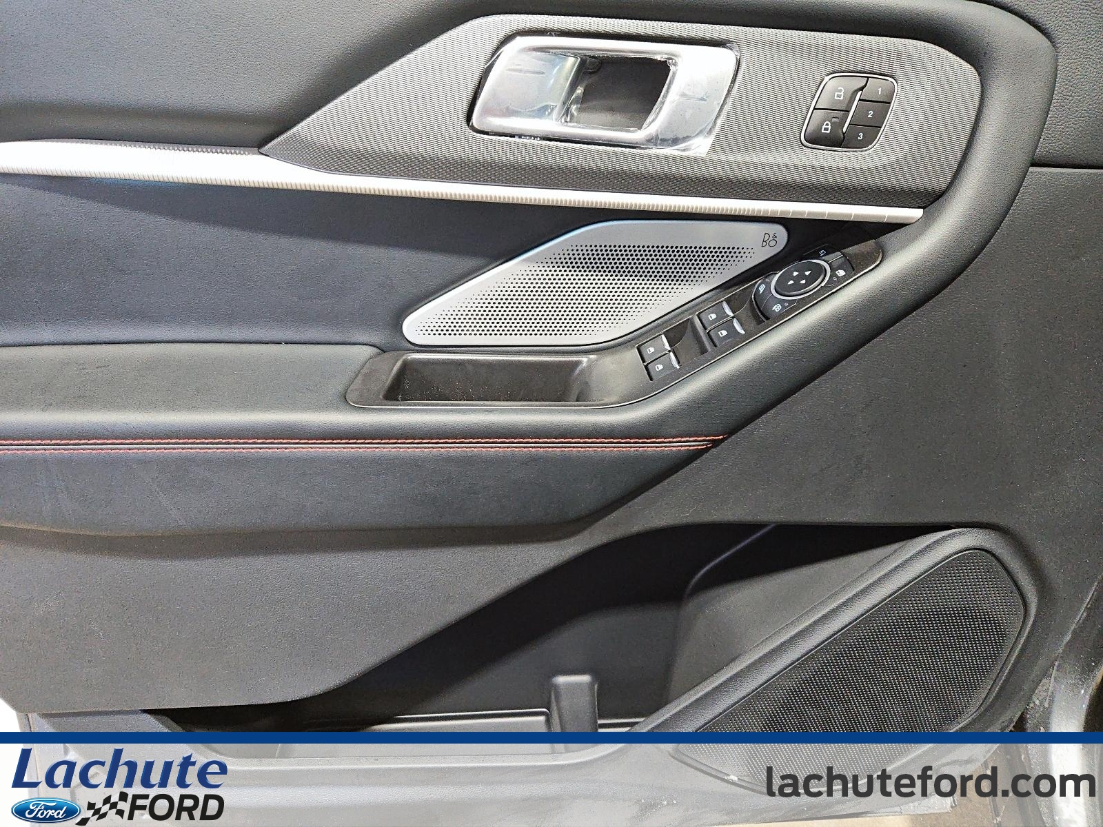 2026 Ford Explorer - Image 12