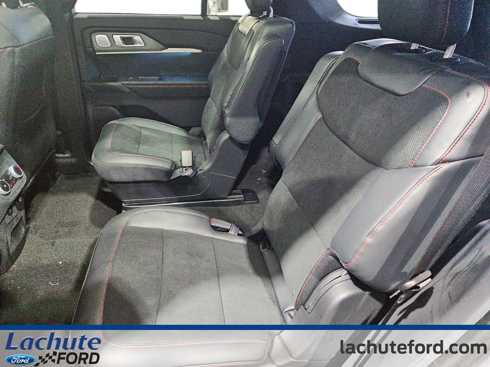 2026 Ford Explorer - Image 22