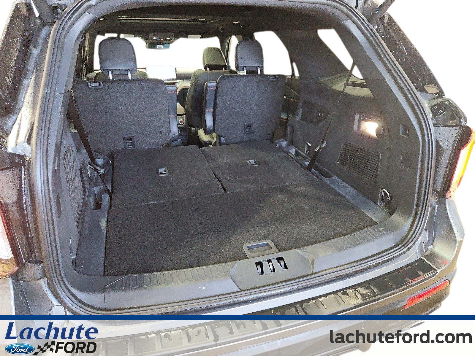 2026 Ford Explorer - Image 23