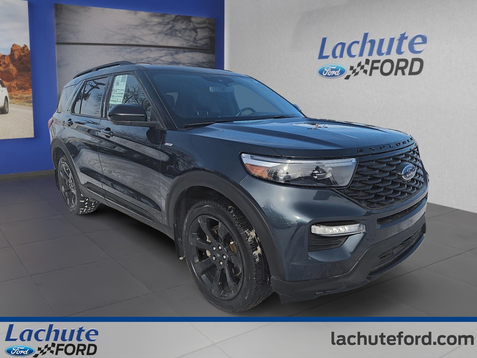 2023 Ford Explorer - Image 3