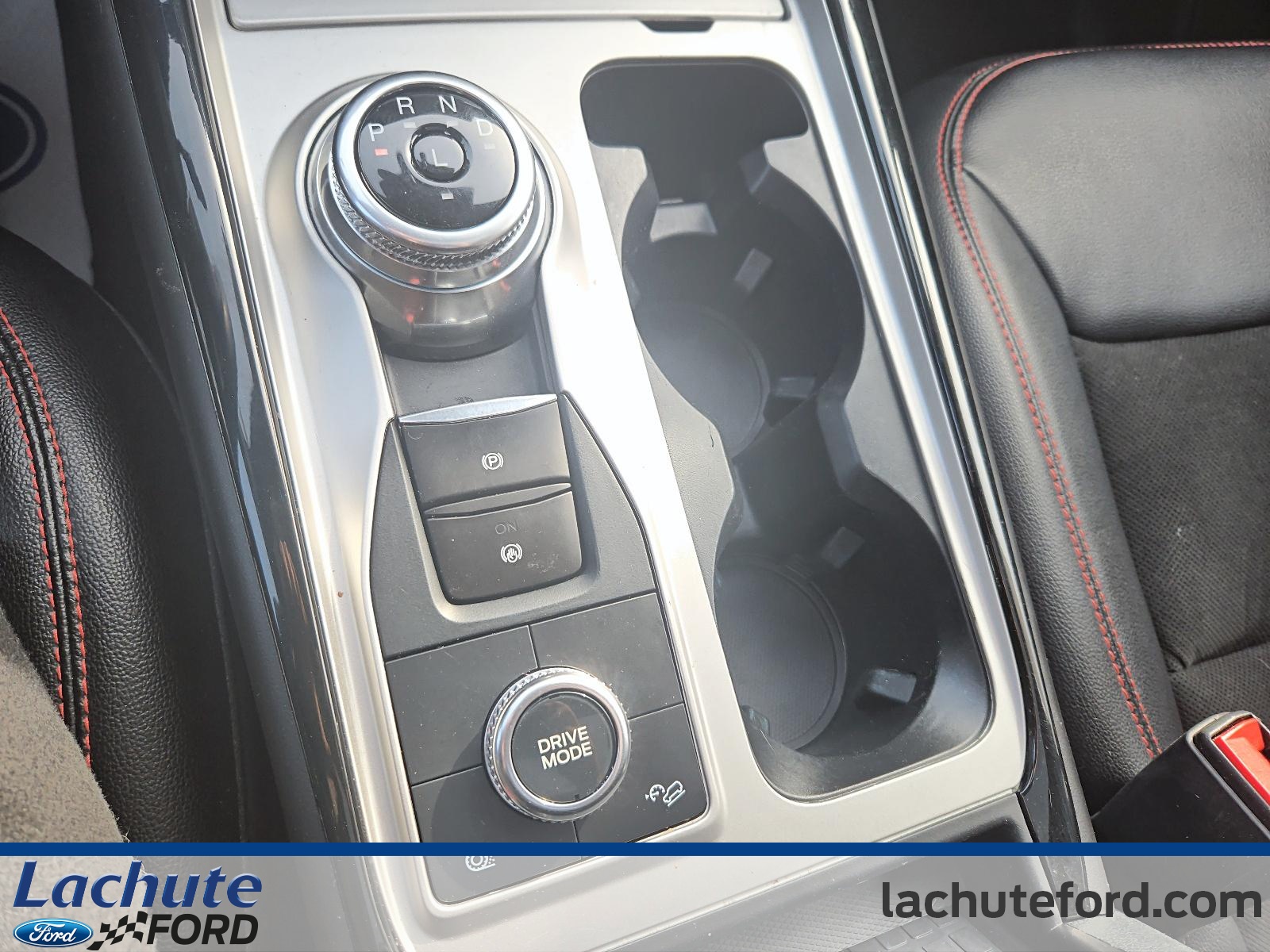 2023 Ford Explorer - Image 16