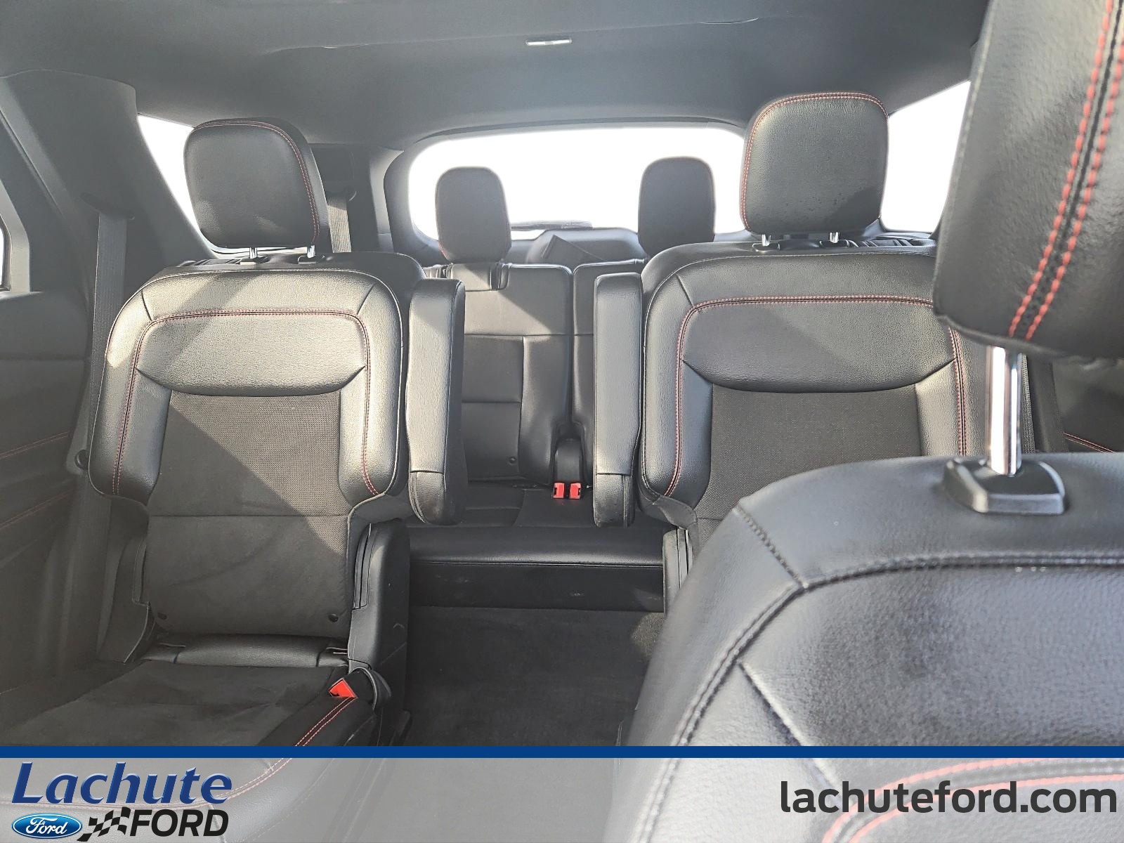 2023 Ford Explorer - Image 25