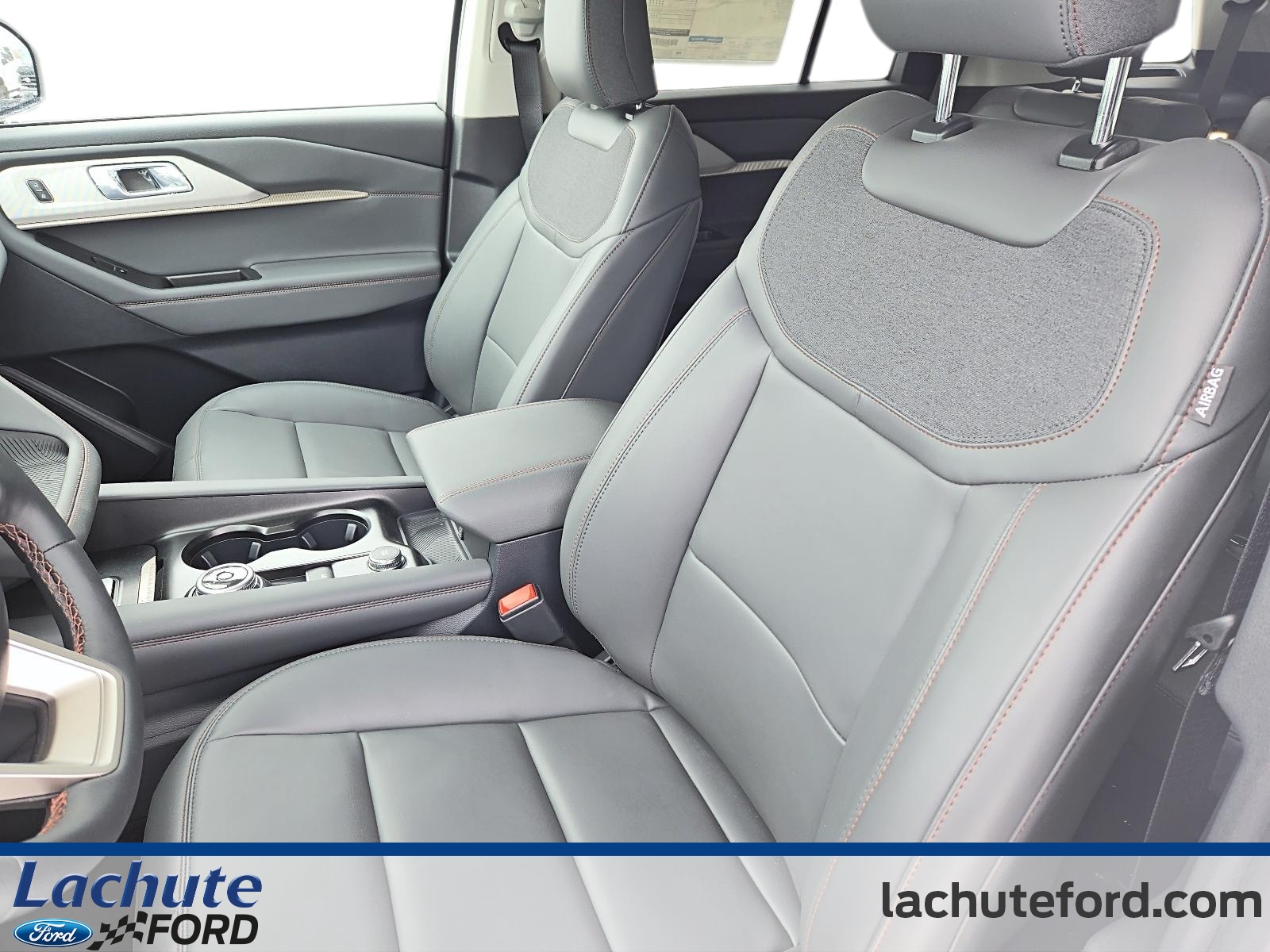 2025 Ford Explorer - Image 10