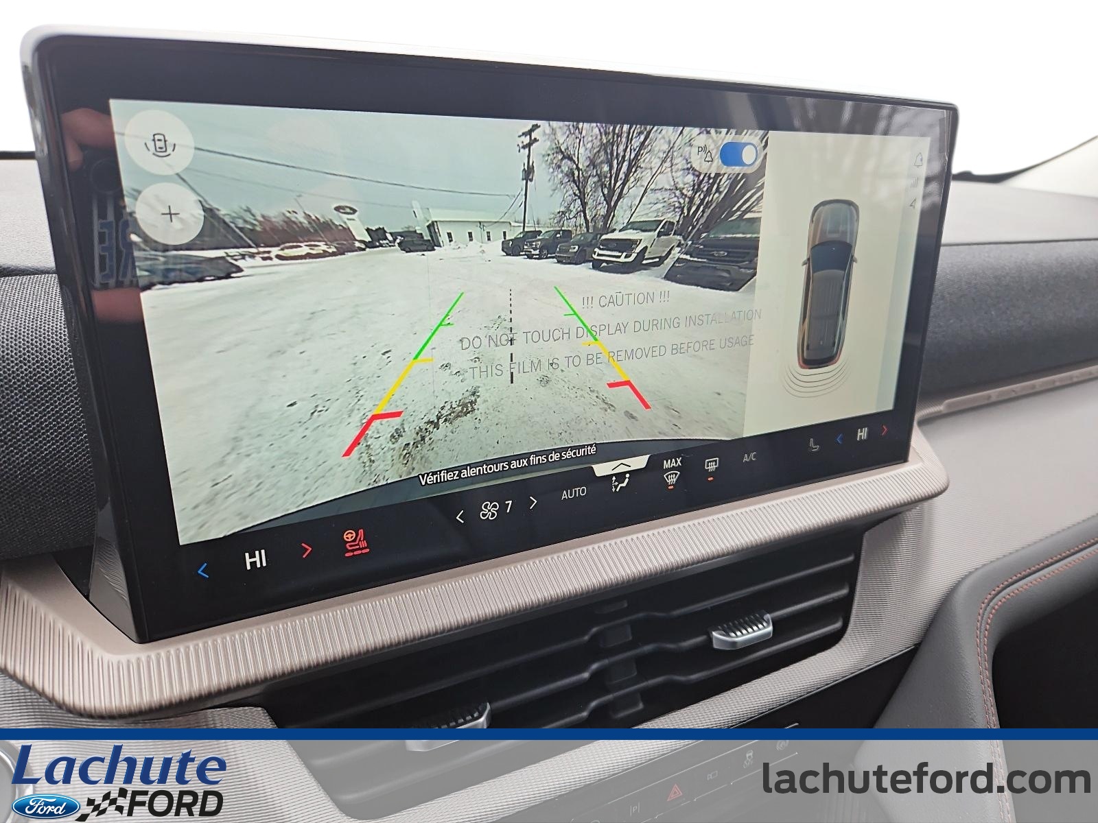 2025 Ford Explorer - Image 18