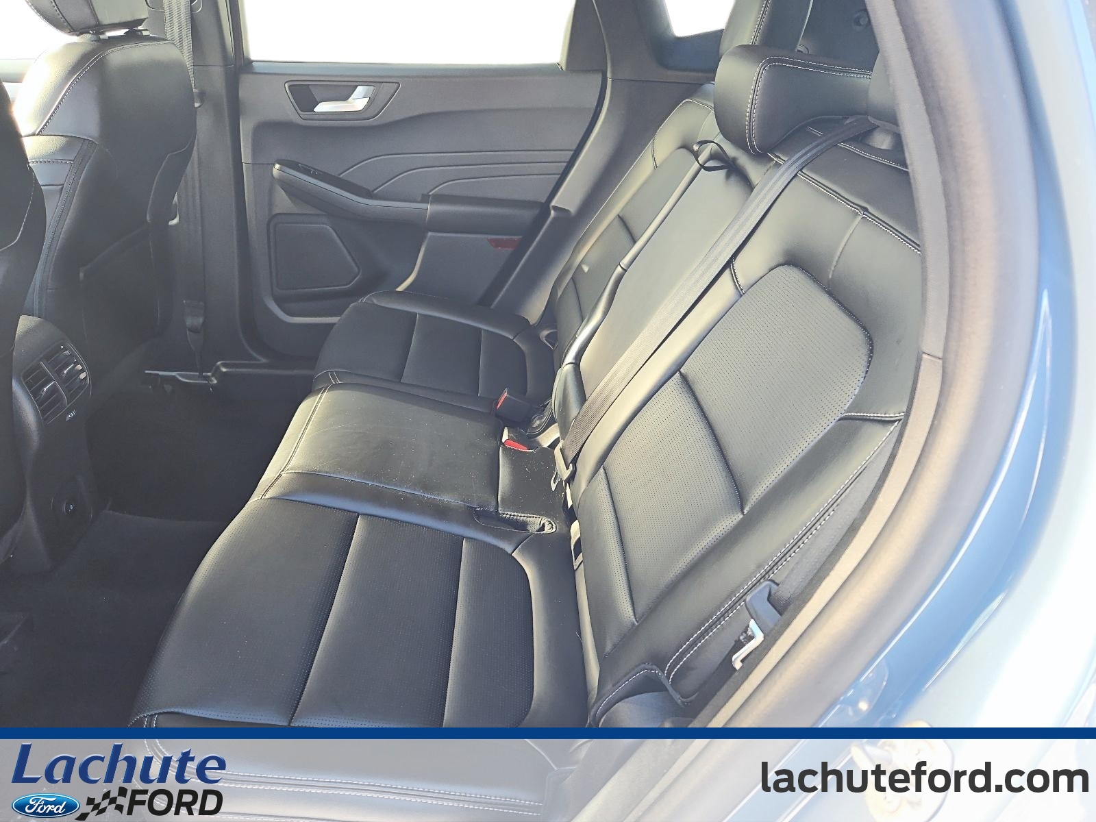 2025 Ford Escape - Image 18