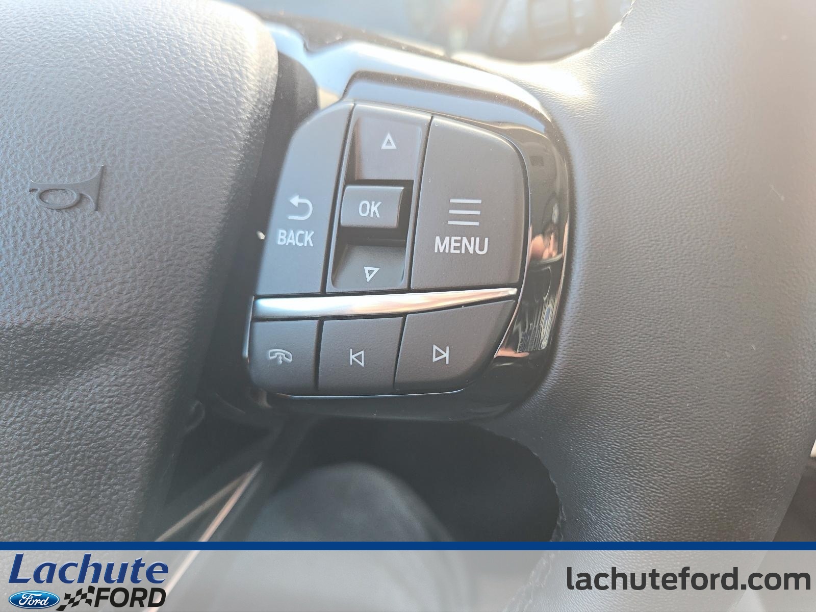 2025 Ford Escape - Image 22