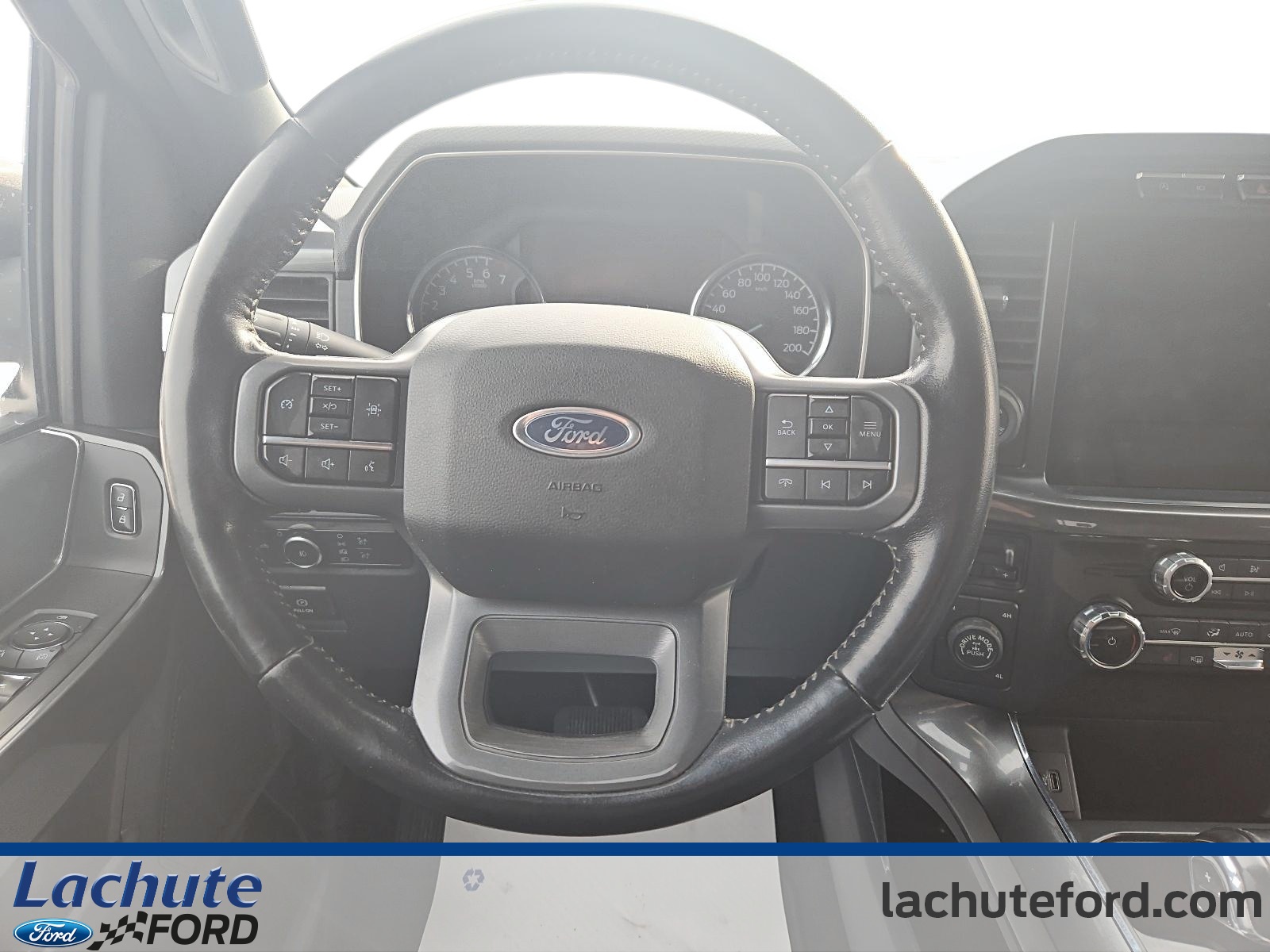 2022 Ford F-150 - Image 13