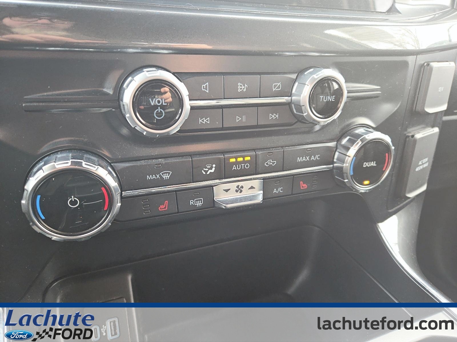 2022 Ford F-150 - Image 21