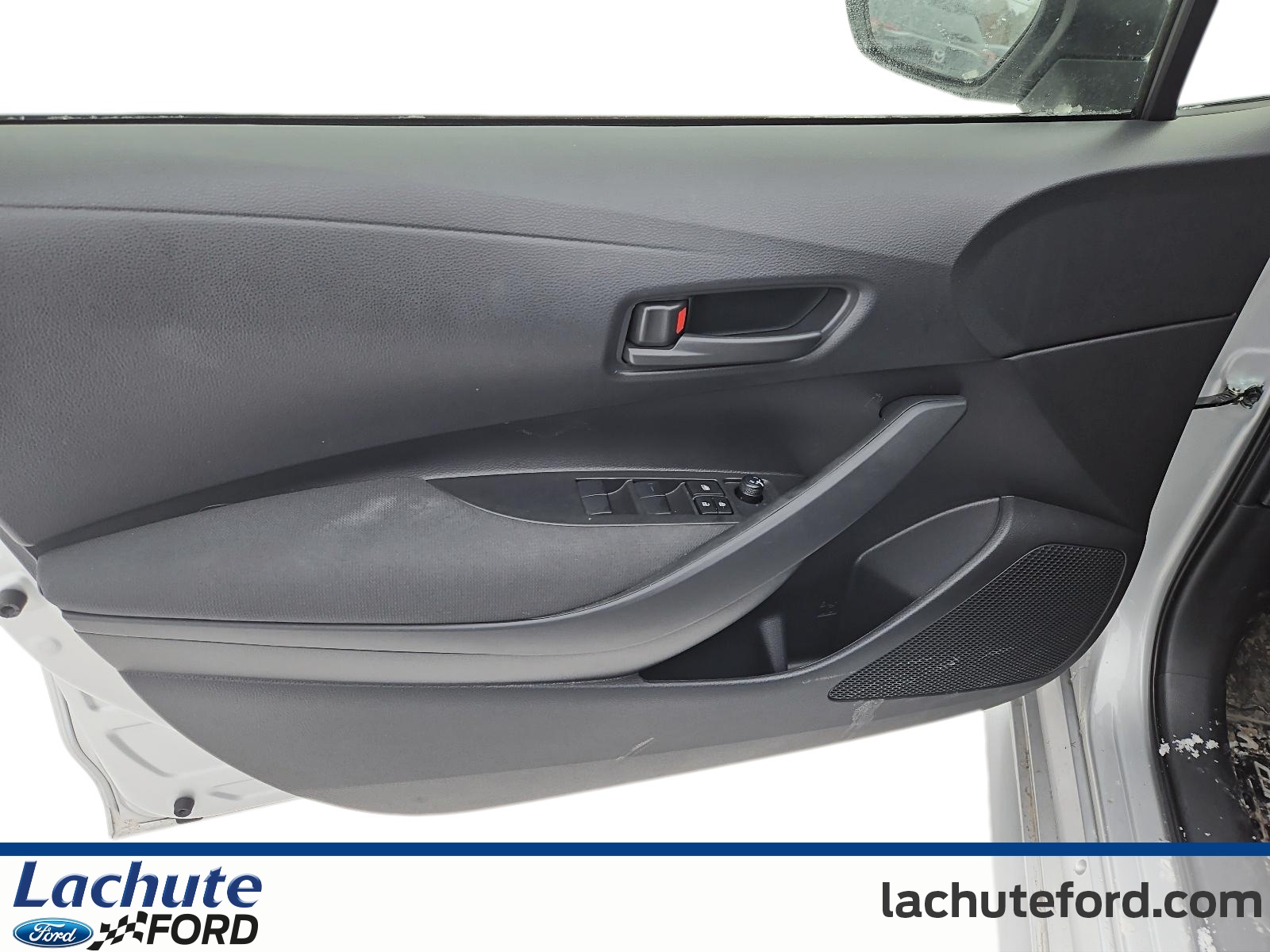 2025 Toyota Corolla - Image 12