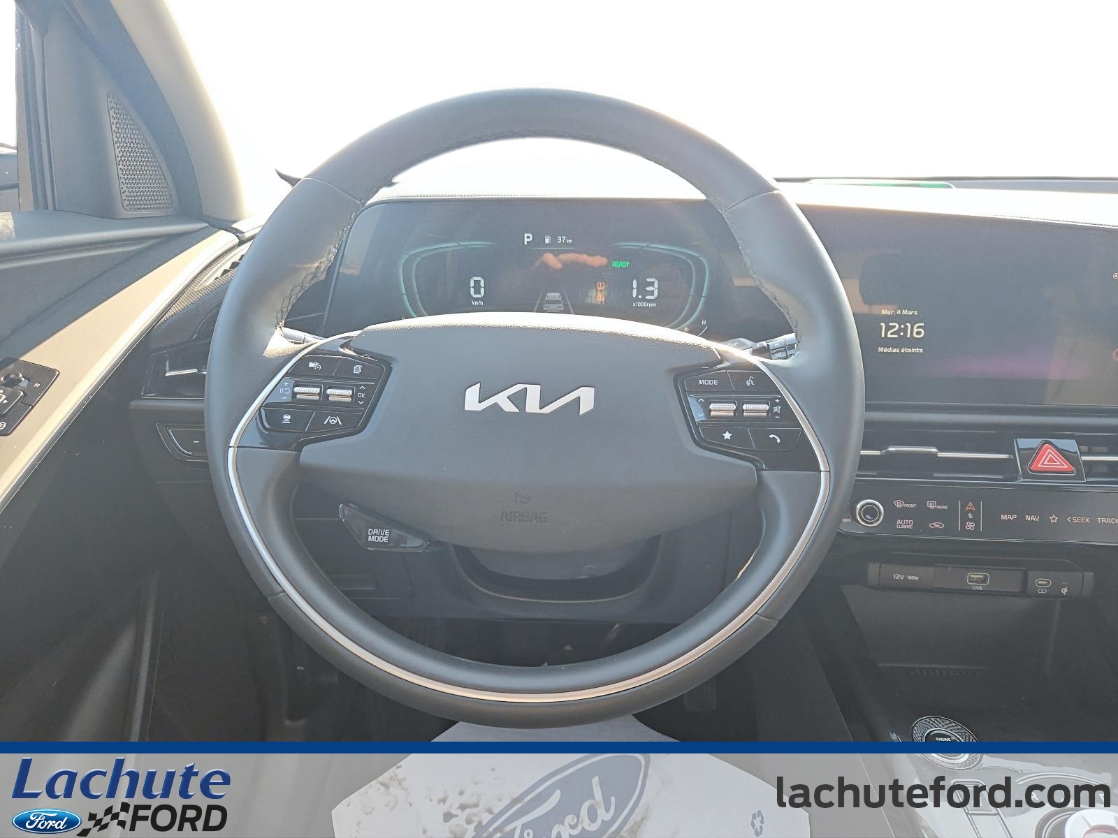 2025 Kia Niro - Image 12