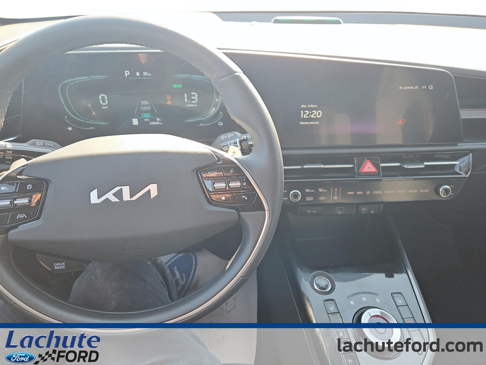 2025 Kia Niro - Image 14