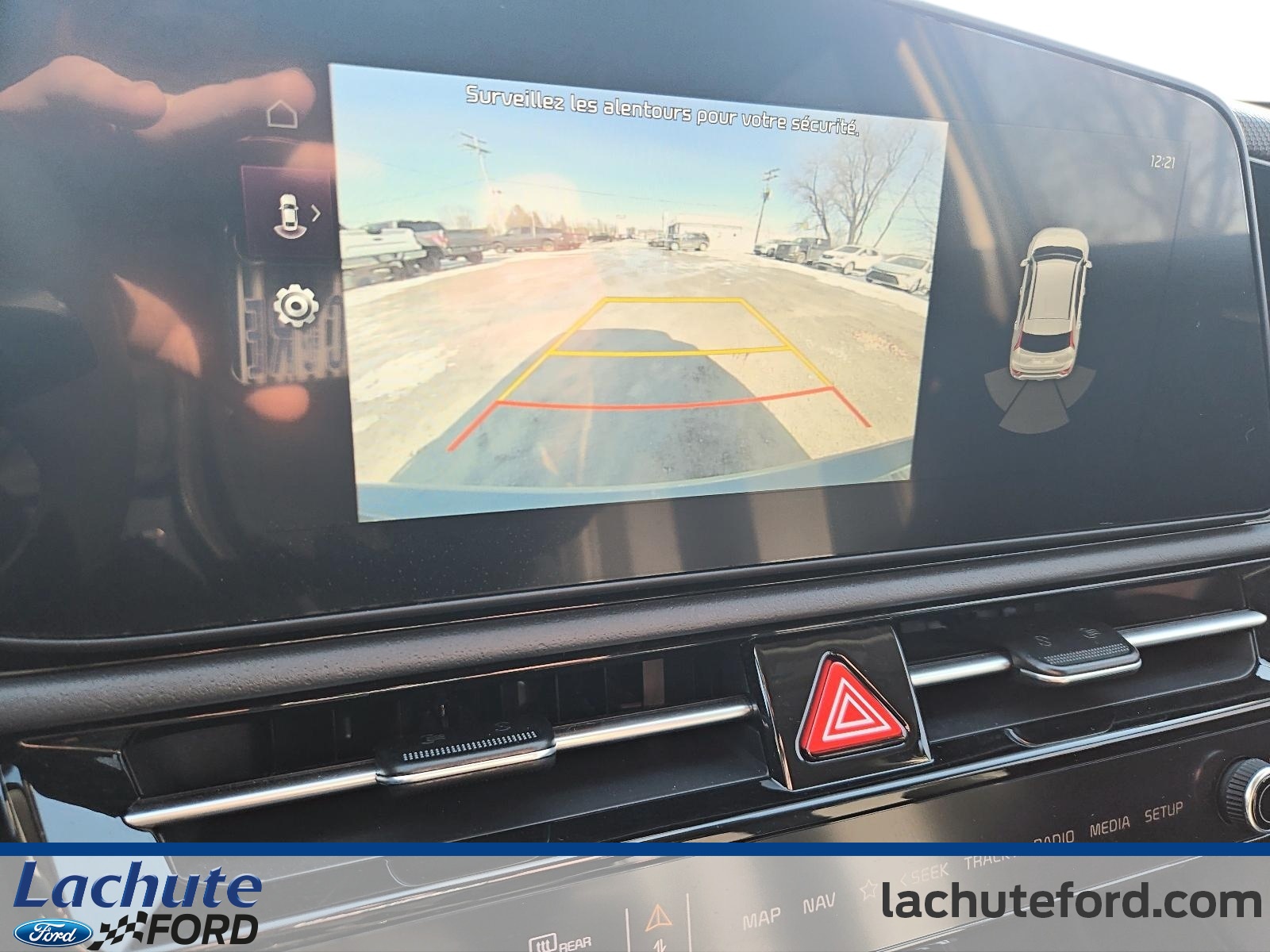 2025 Kia Niro - Image 16