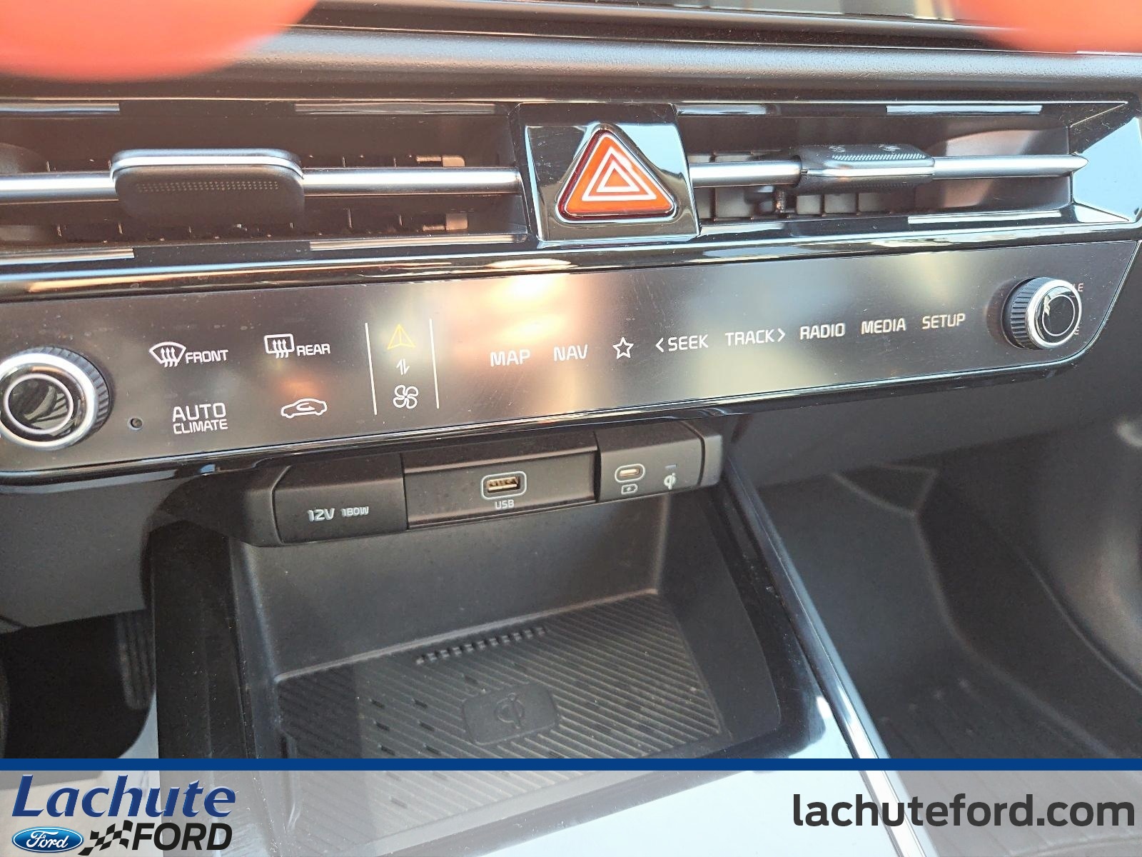 2025 Kia Niro - Image 18