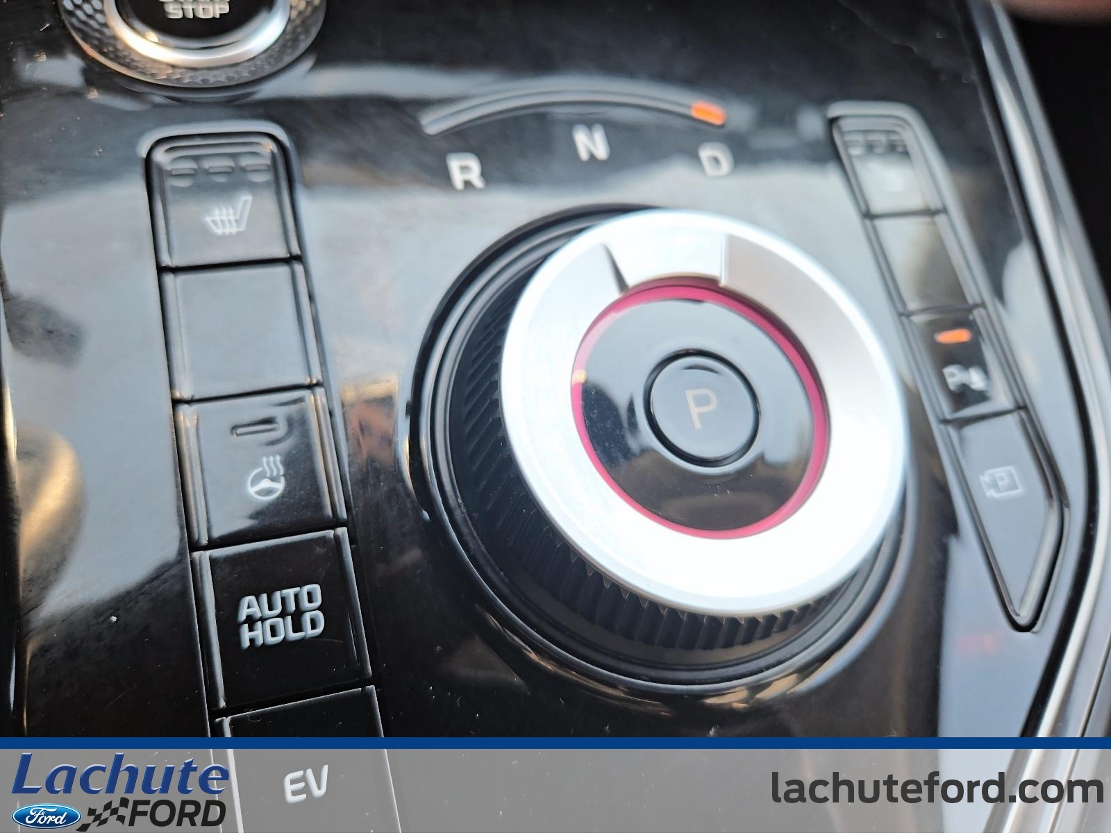 2025 Kia Niro - Image 19