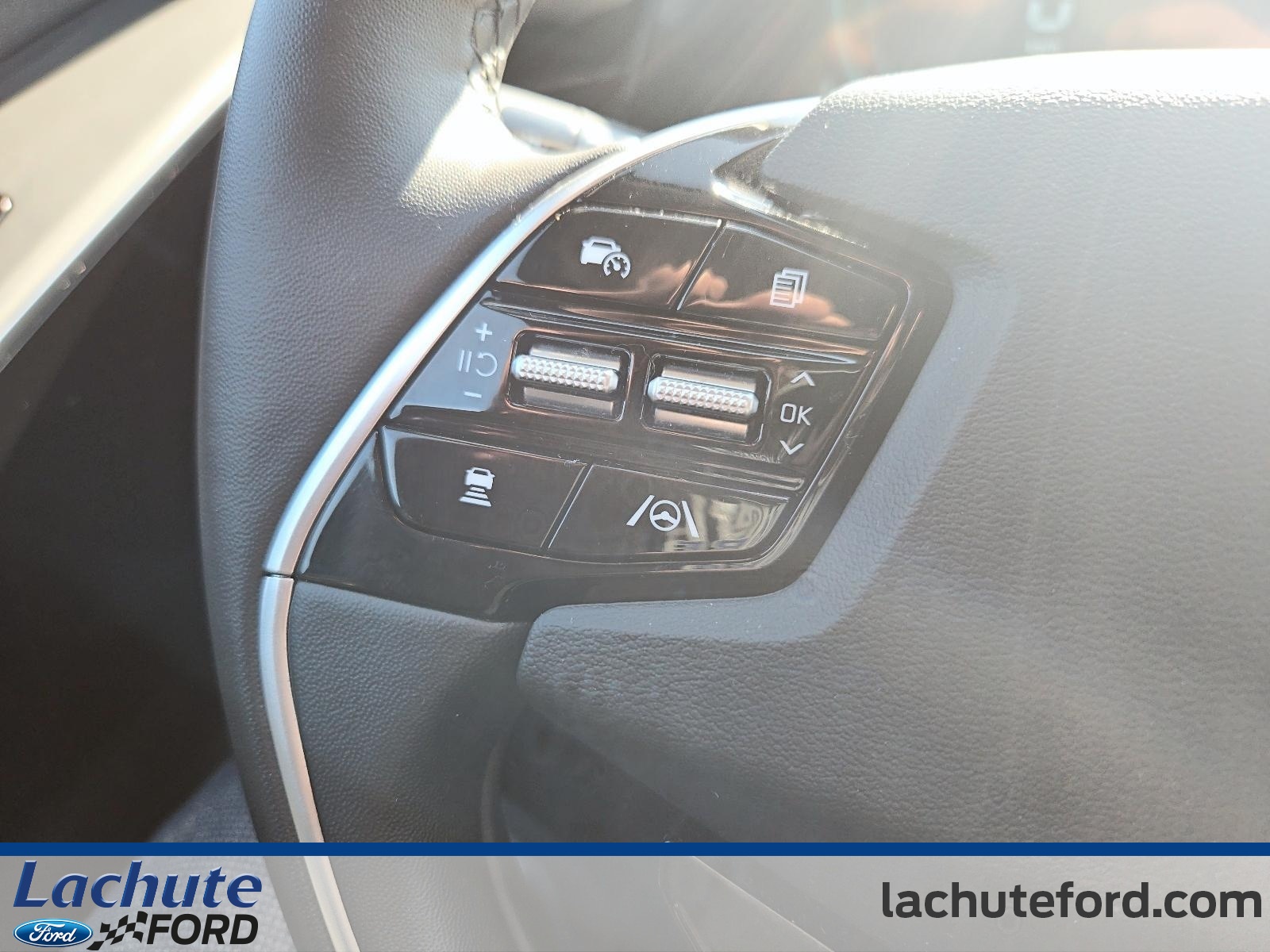 2025 Kia Niro - Image 21