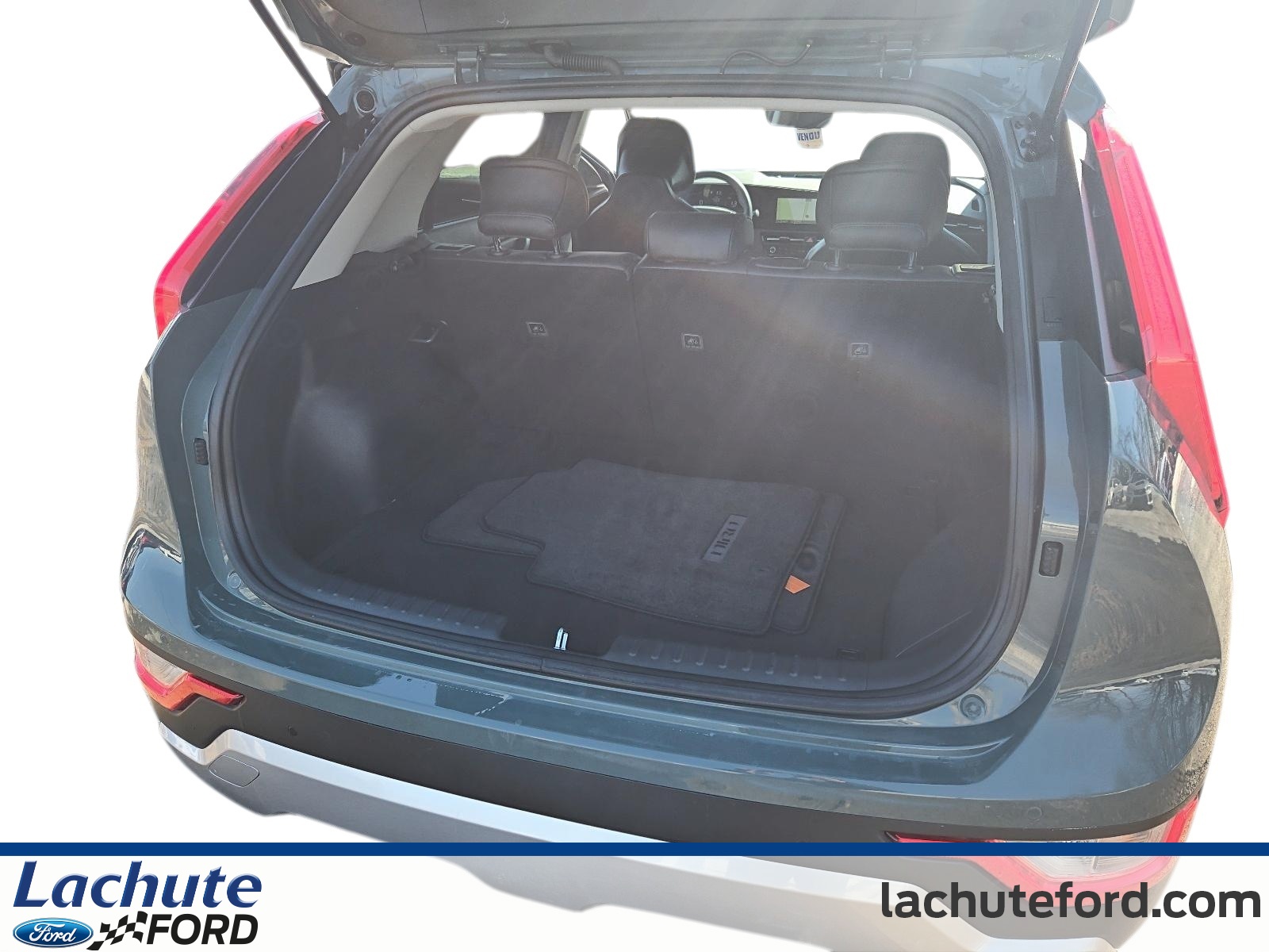 2025 Kia Niro - Image 23