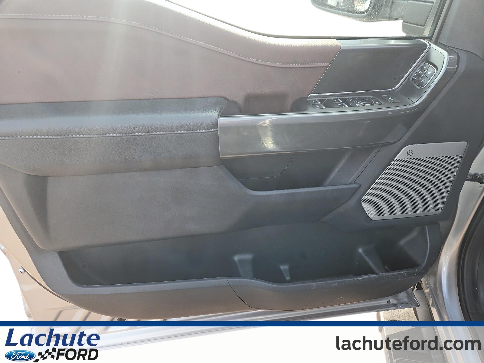 2022 Ford F-150 - Image 12