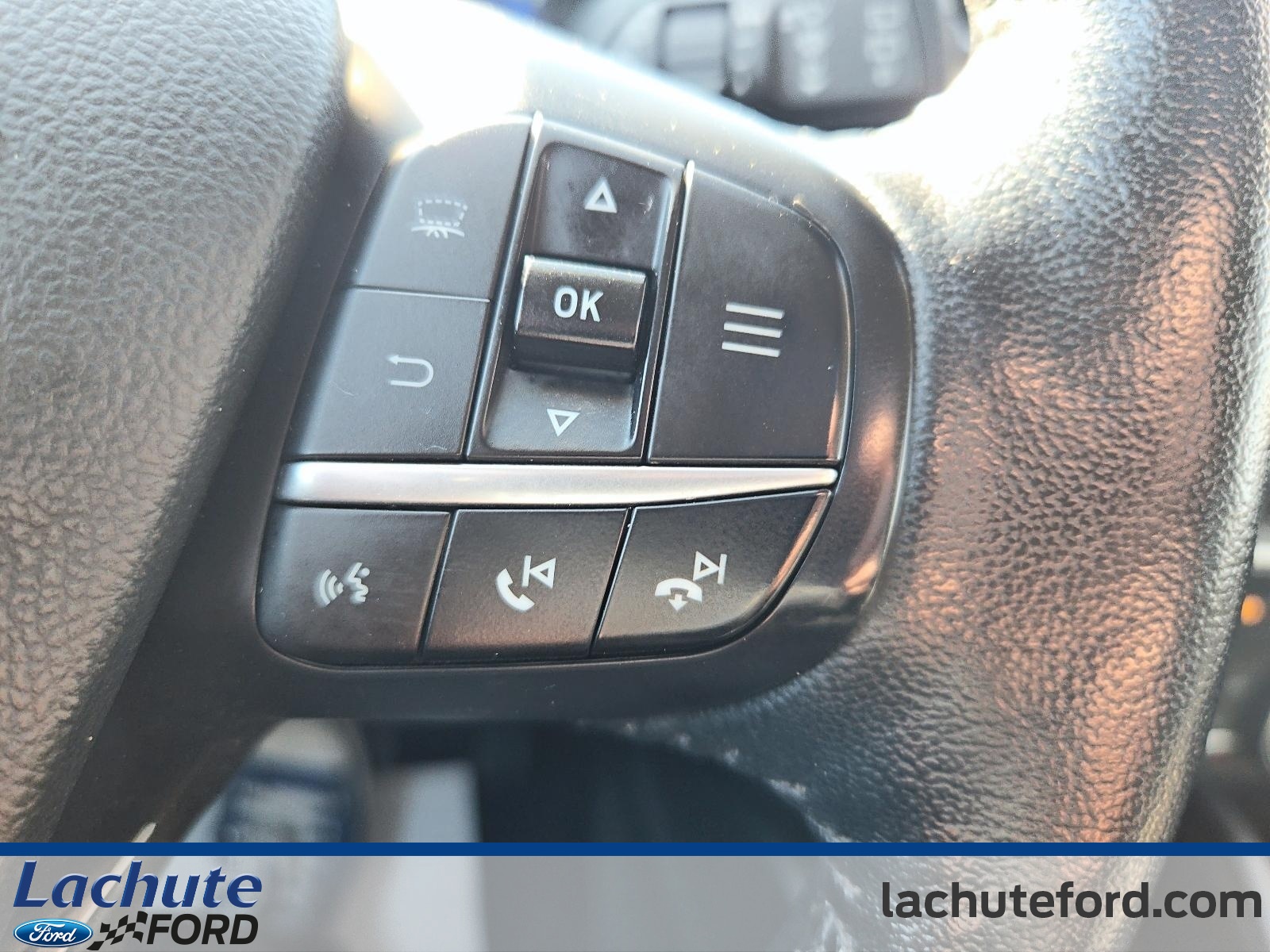 2020 Ford Escape - Image 22