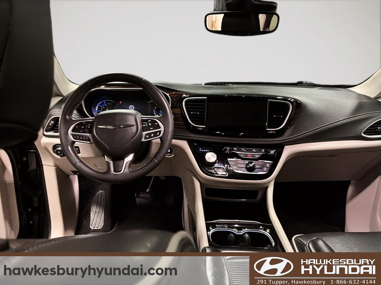 2022 Chrysler Pacifica Hybrid - Image 10