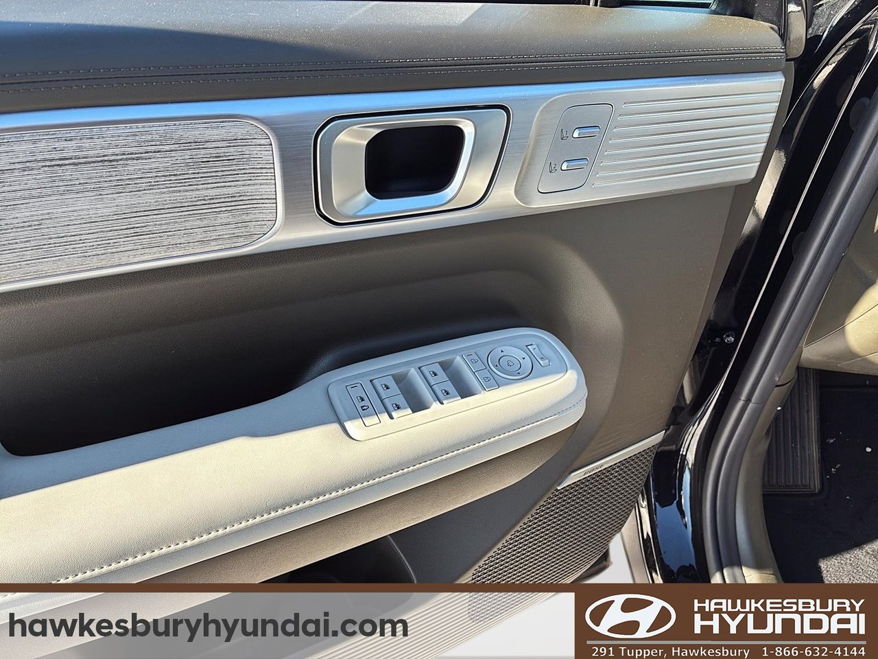 2025 Hyundai Santa Fe - Image 11