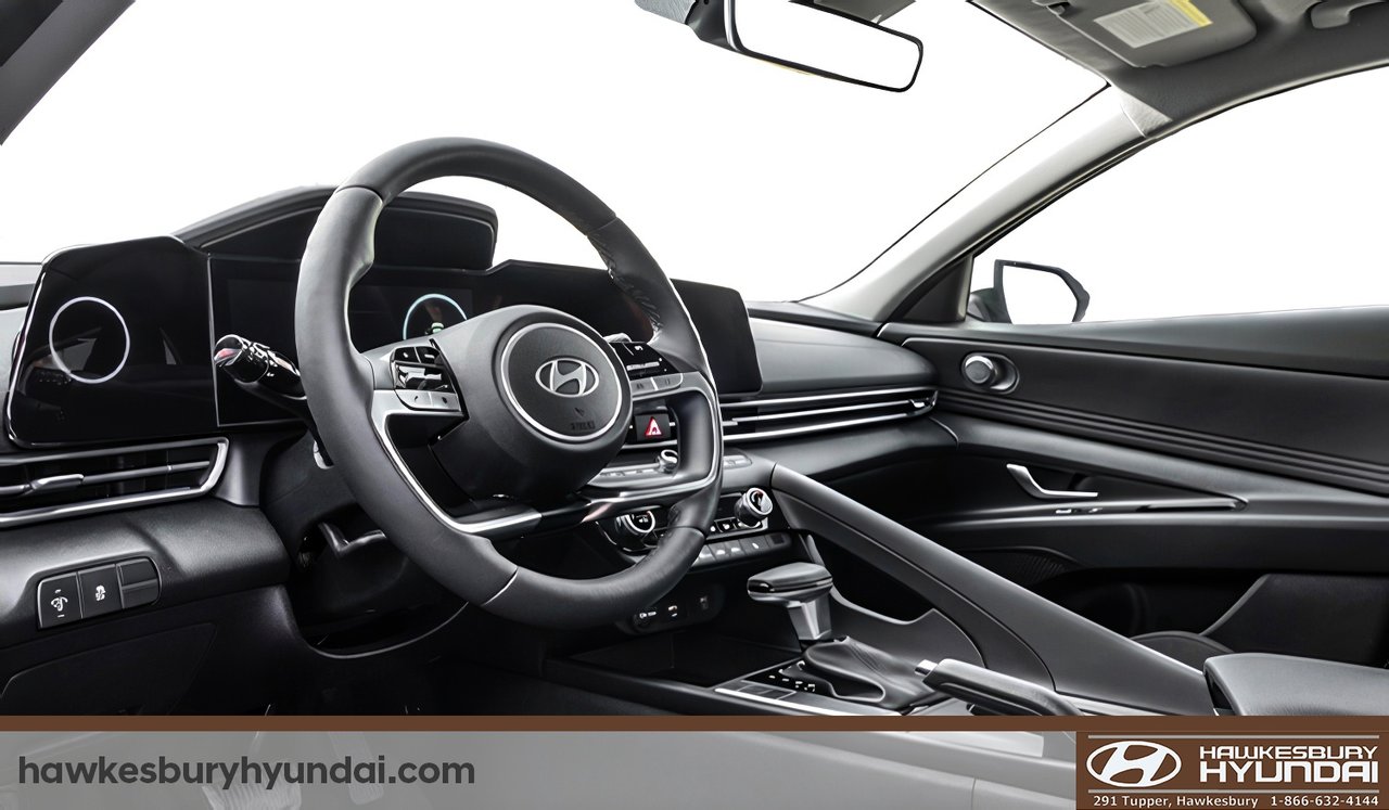 2025 Hyundai Elantra - Image 4