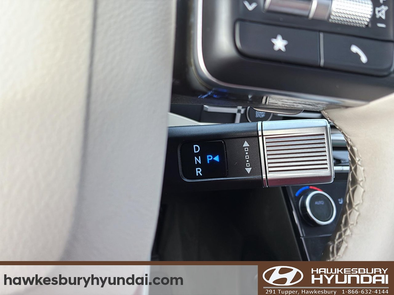 2025 Hyundai Santa Fe - Image 15