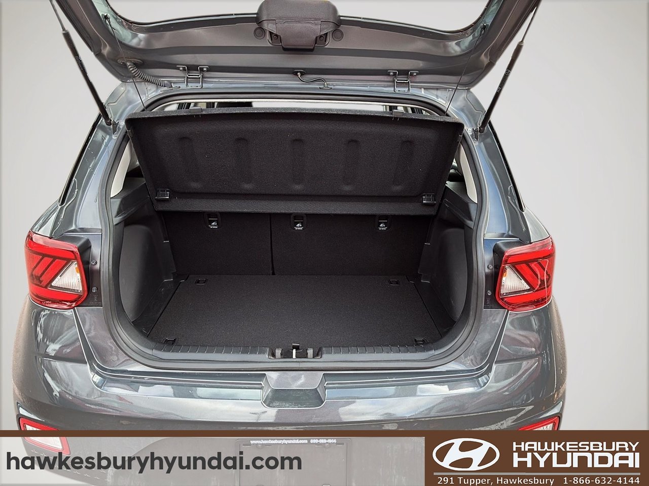 2025 Hyundai Venue - Image 6