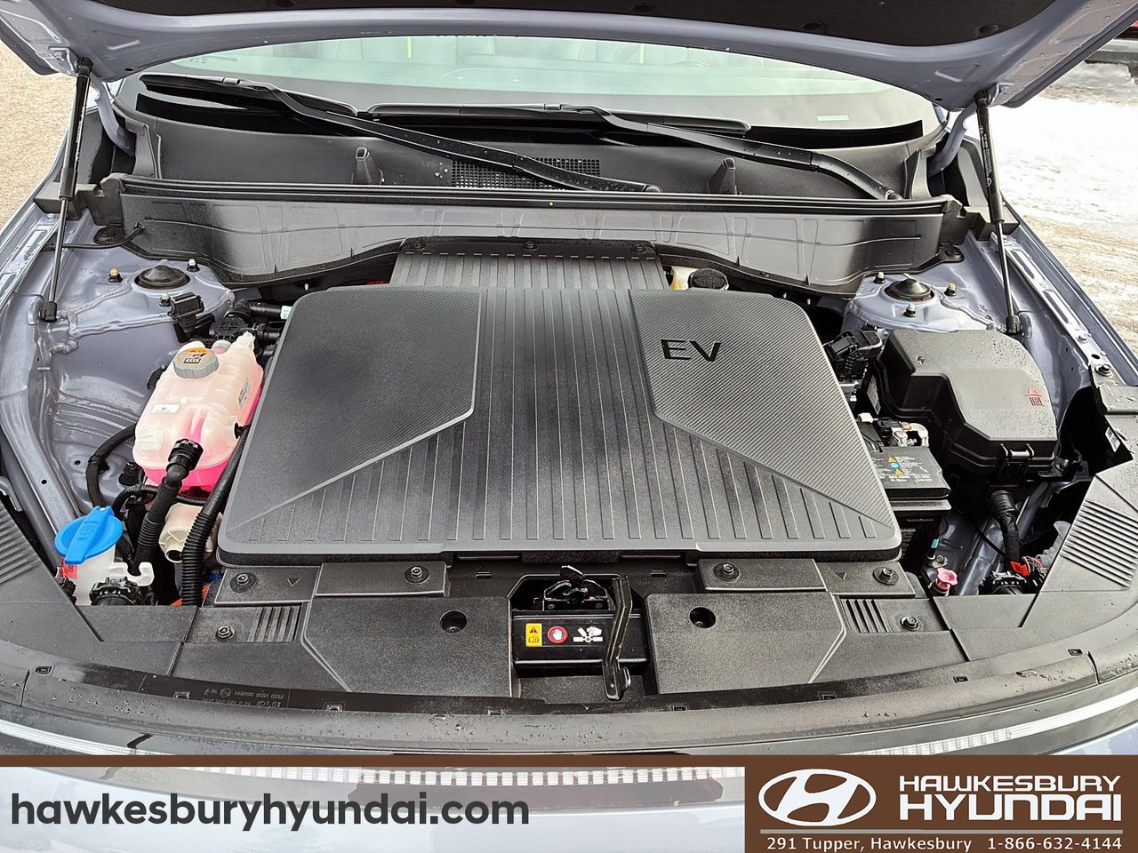 2025 Hyundai Kona Electric - Image 8