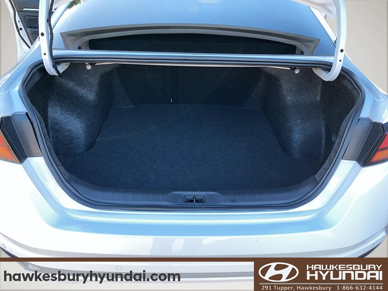 2024 Nissan Altima - Image 6