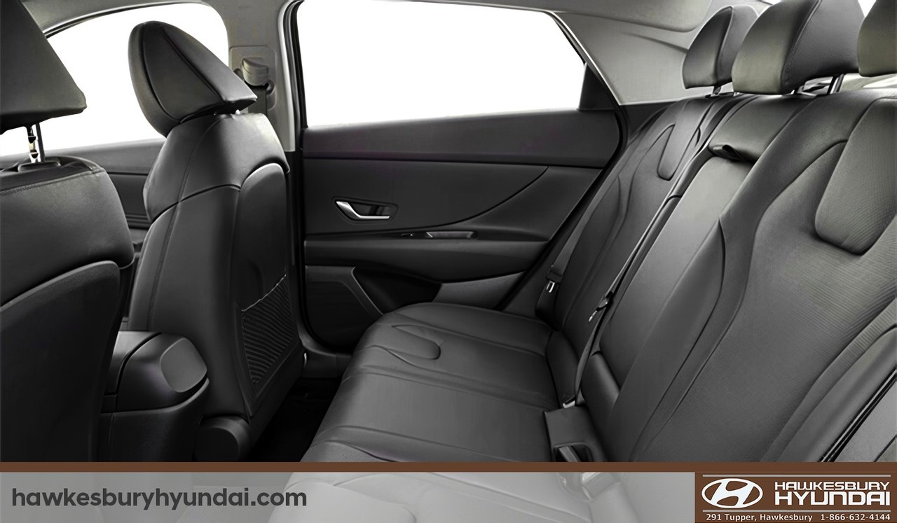 2025 Hyundai Elantra - Image 4