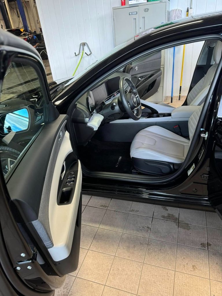 2024 Hyundai Elantra - Image 16