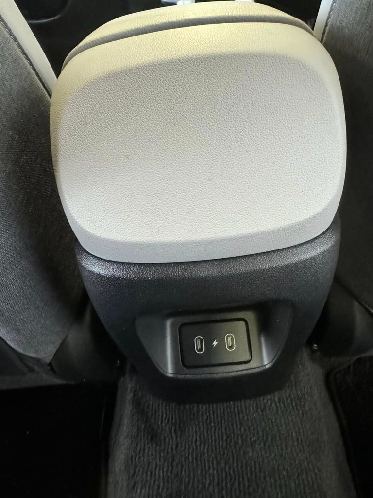 2024 Hyundai Elantra - Image 19