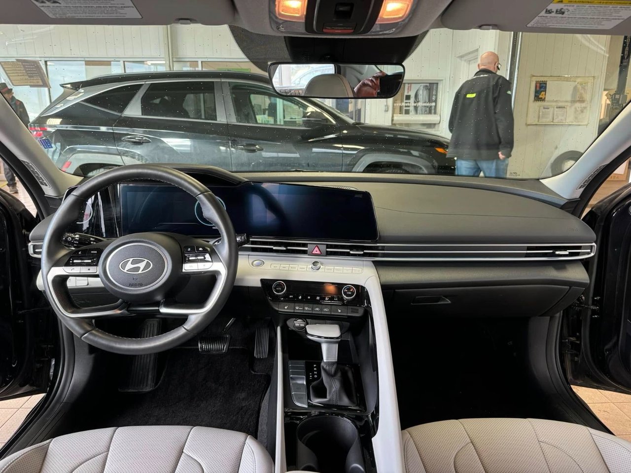 2024 Hyundai Elantra - Image 21