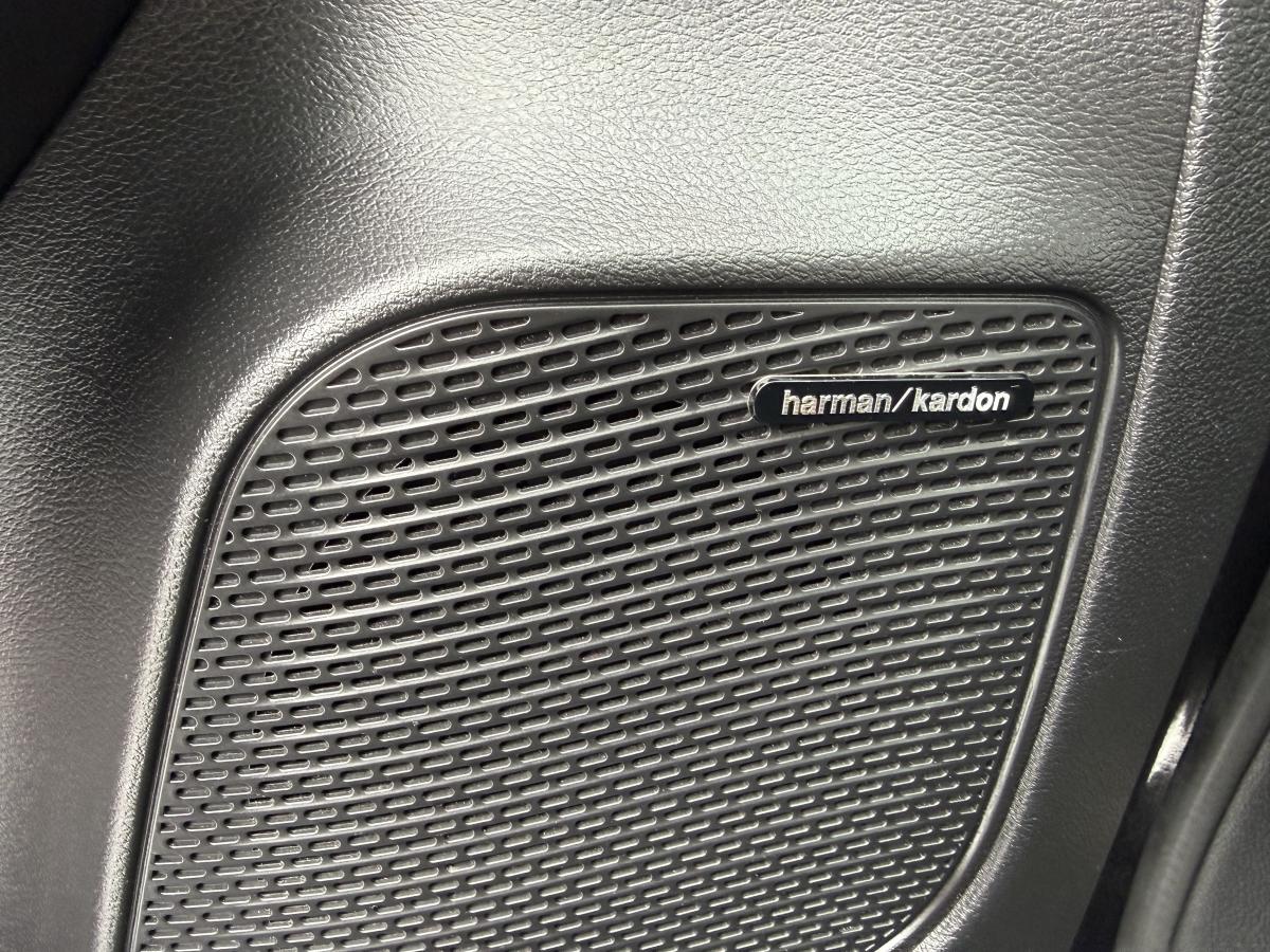 2022 Chrysler Pacifica Hybrid - Image 26