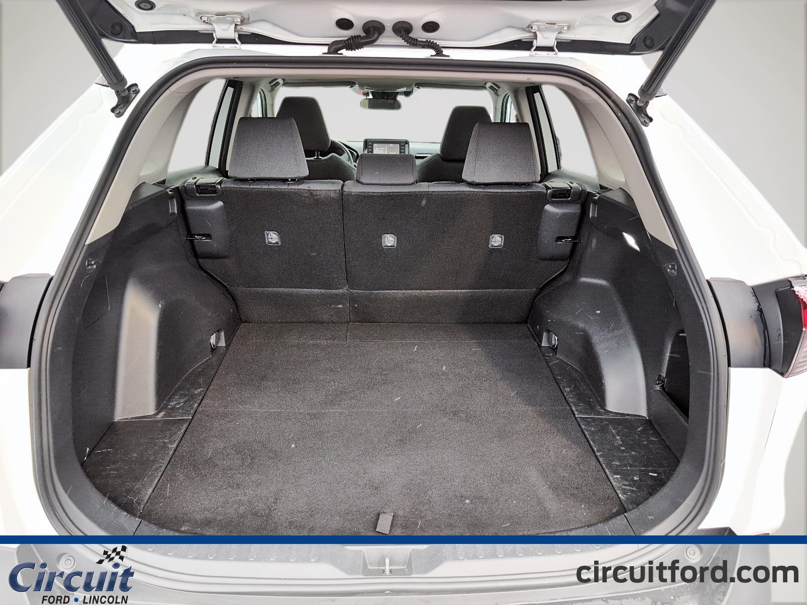 2019 Toyota RAV4 - Image 5