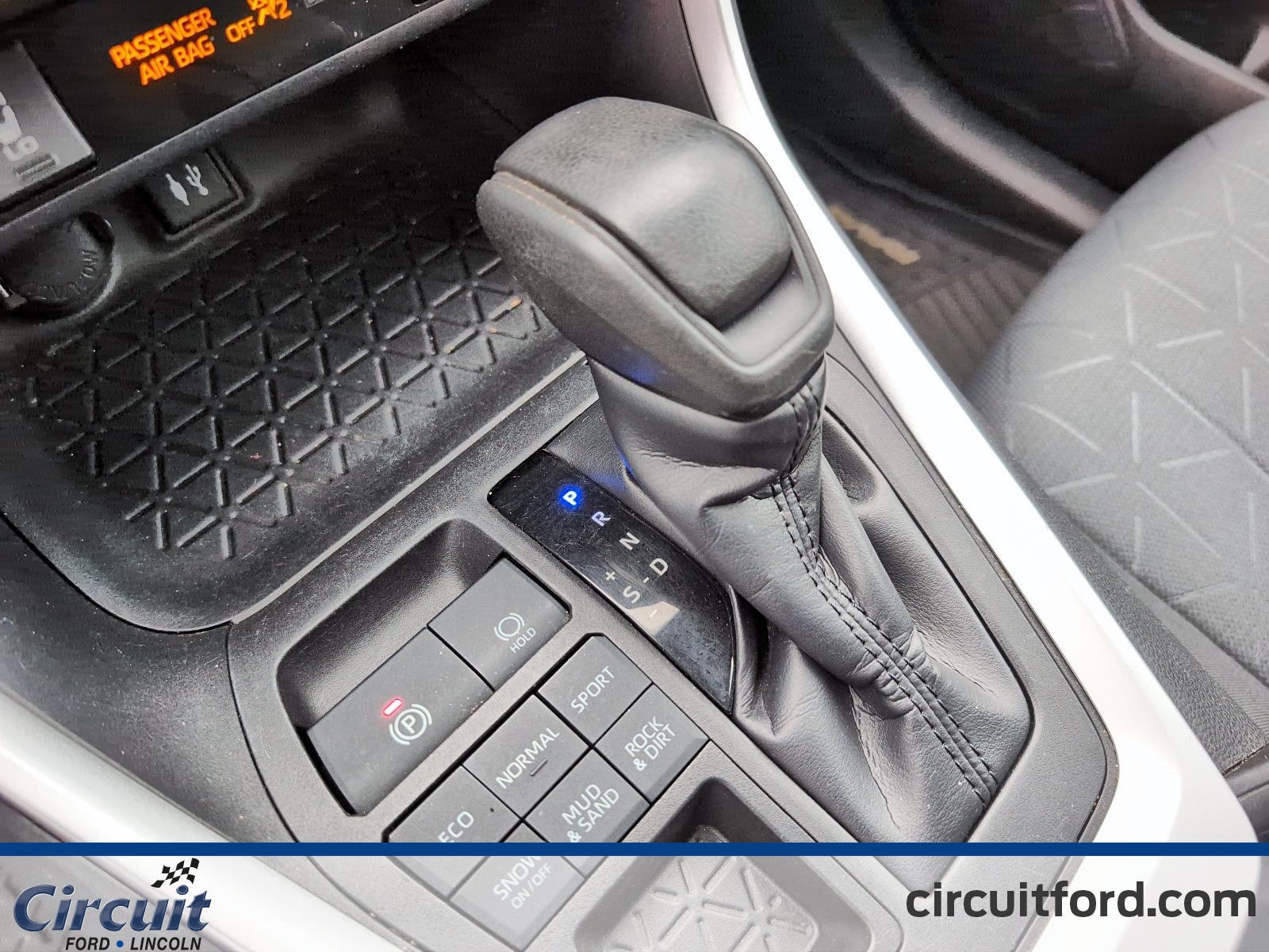 2019 Toyota RAV4 - Image 14