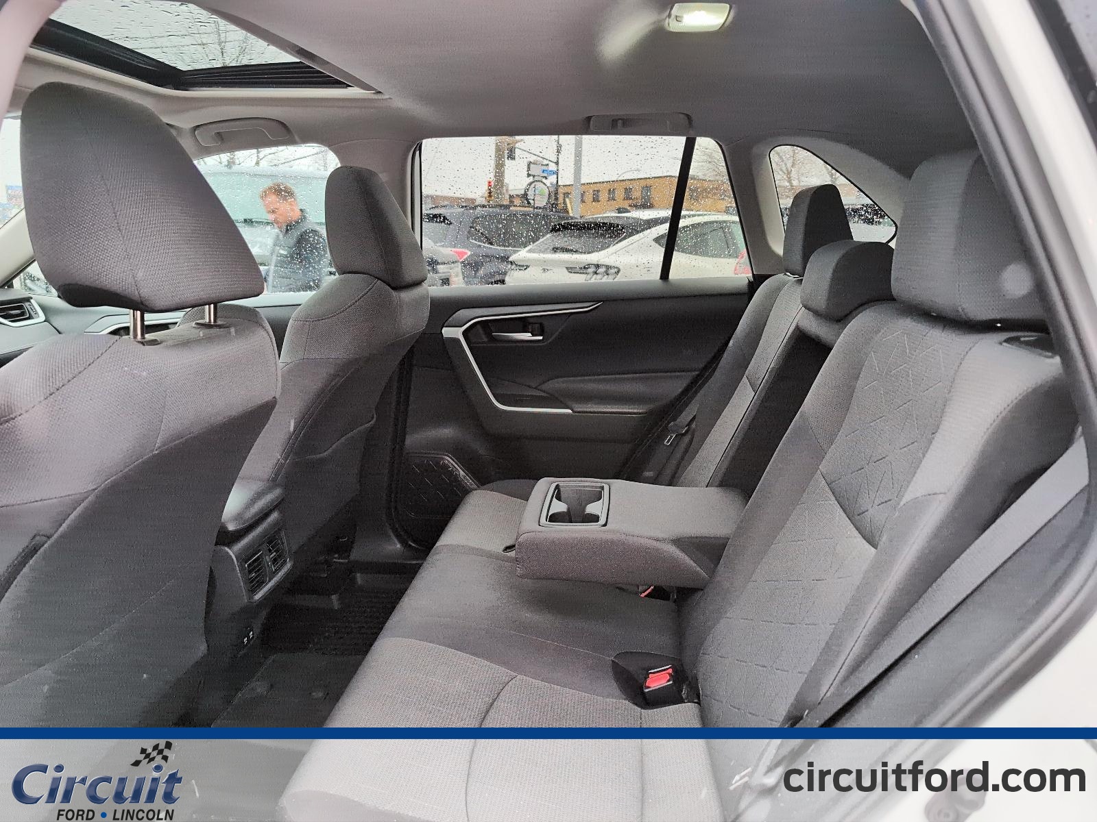 2019 Toyota RAV4 - Image 16