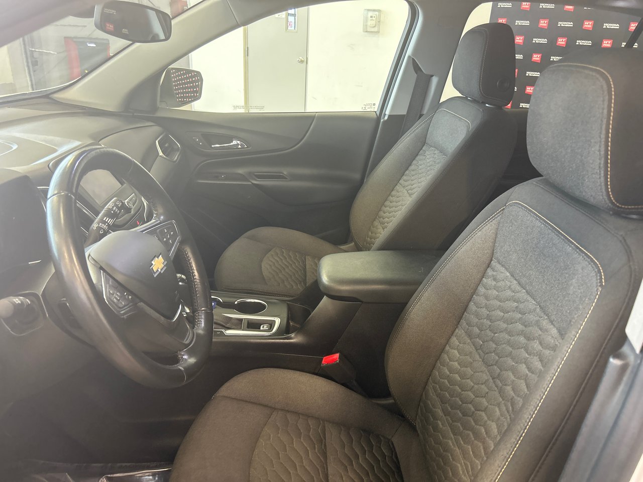 2021 Chevrolet Equinox - Image 18