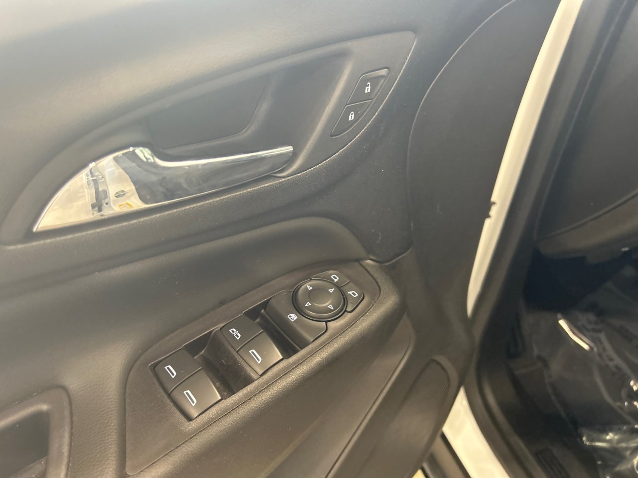 2021 Chevrolet Equinox - Image 20