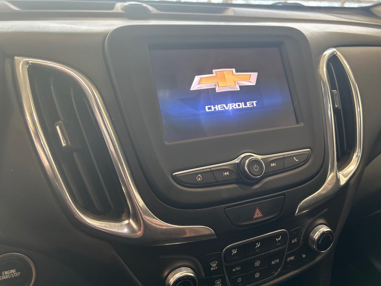 2021 Chevrolet Equinox - Image 22