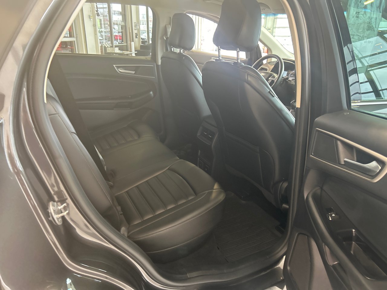 2020 Ford Edge - Image 11