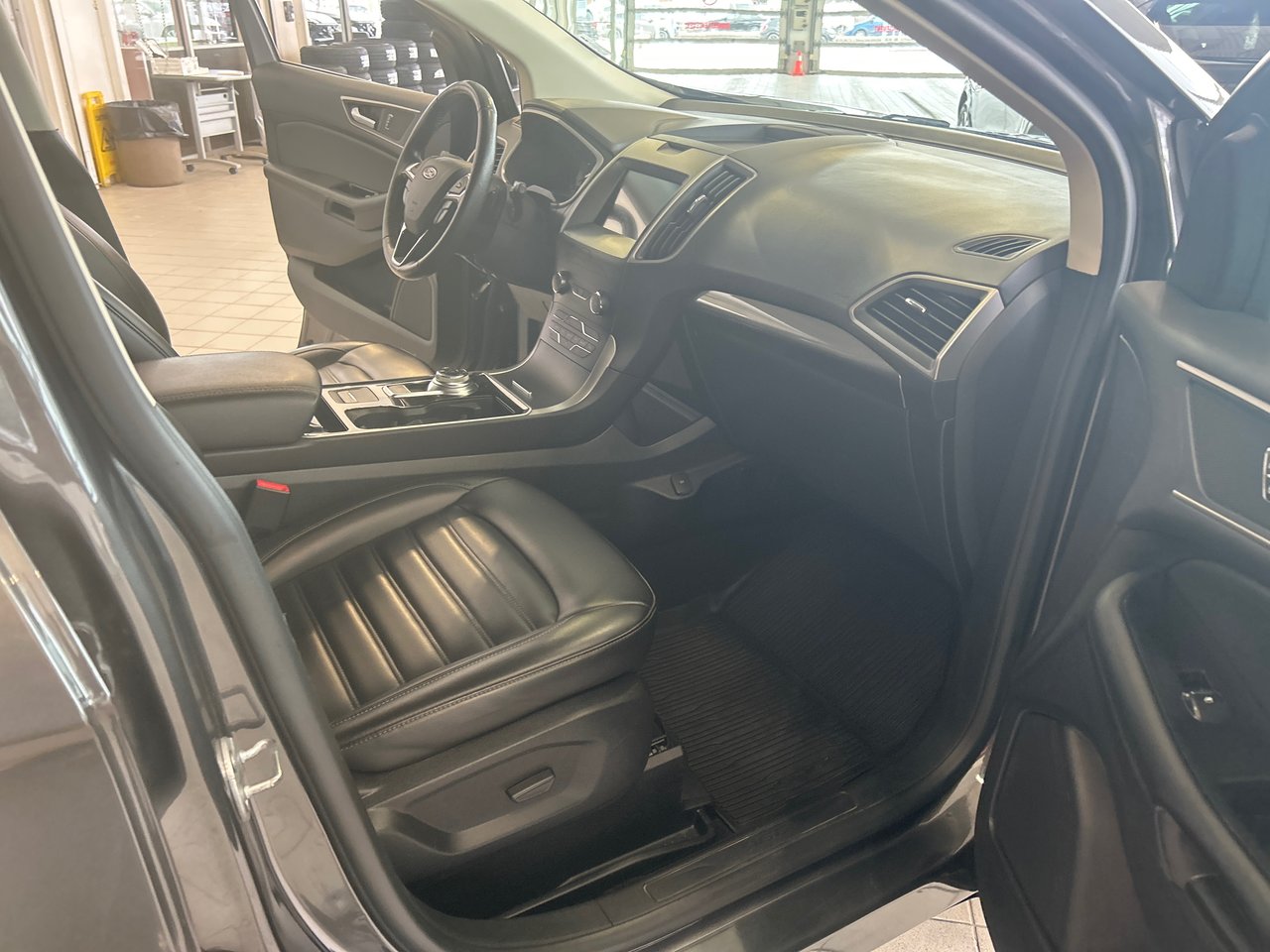 2020 Ford Edge - Image 13