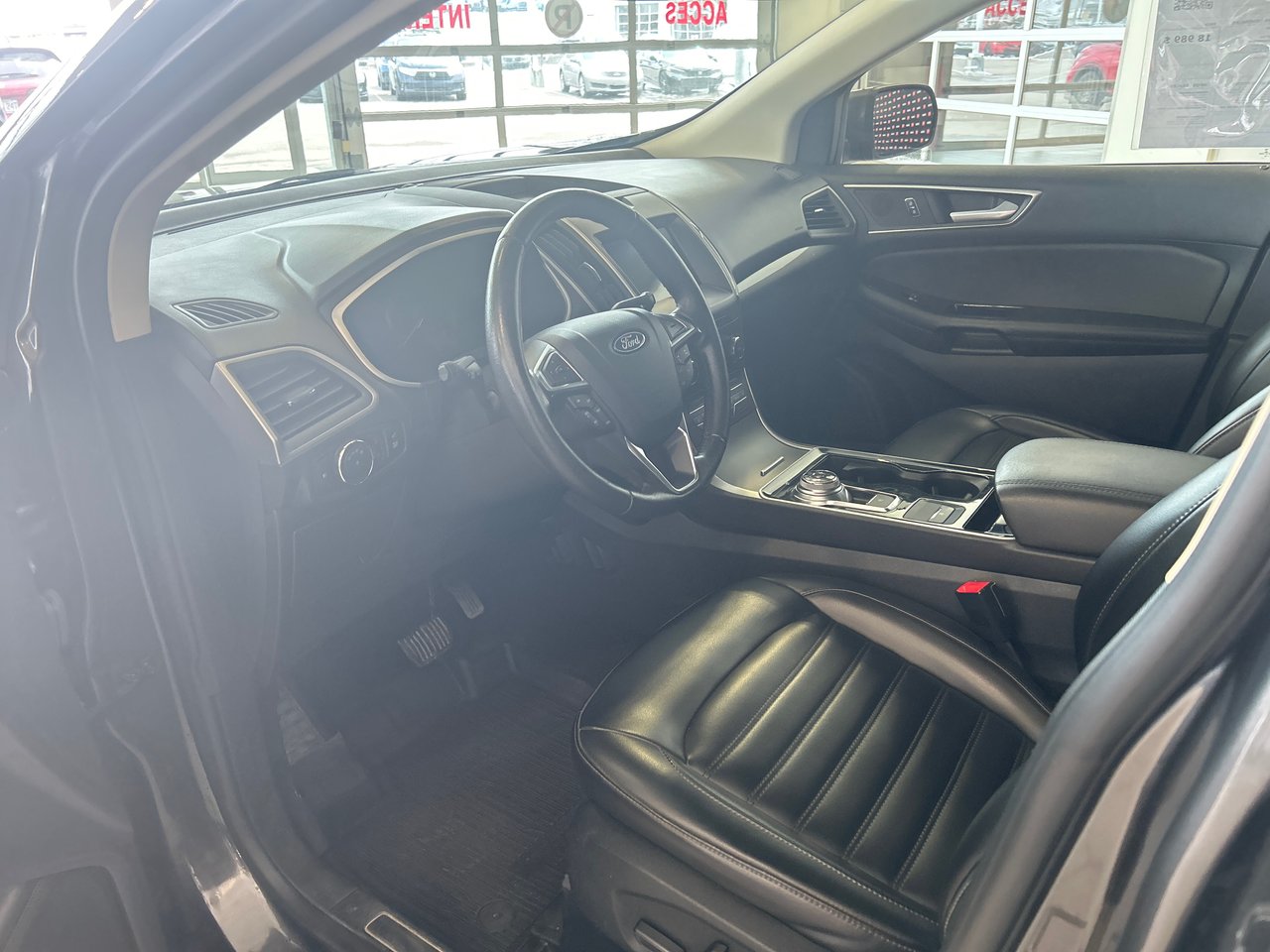 2020 Ford Edge - Image 15