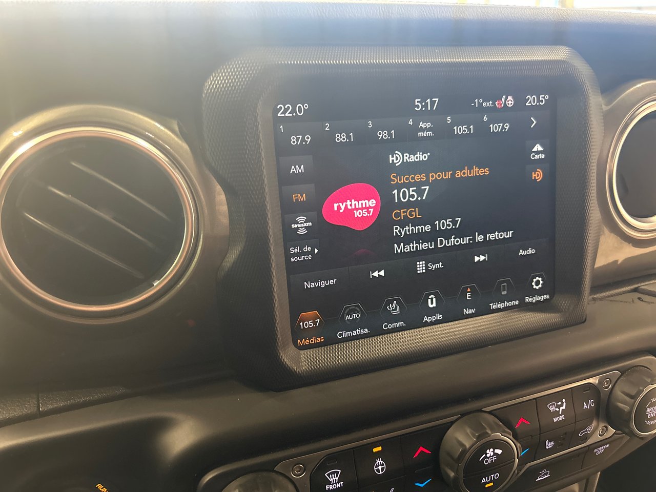 2021 Jeep Wrangler - Image 34