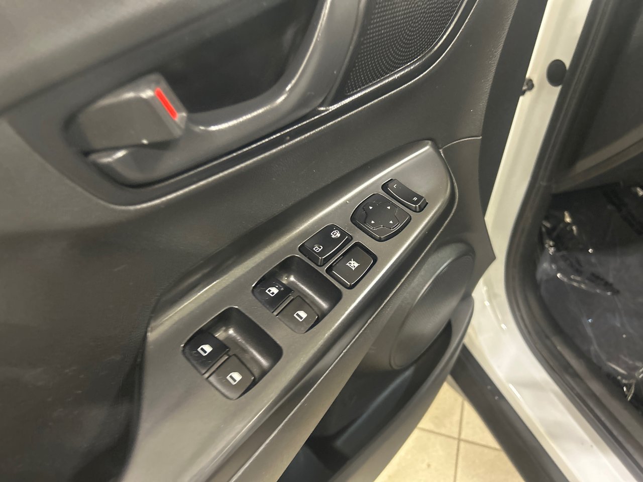 2021 Hyundai Kona - Image 17