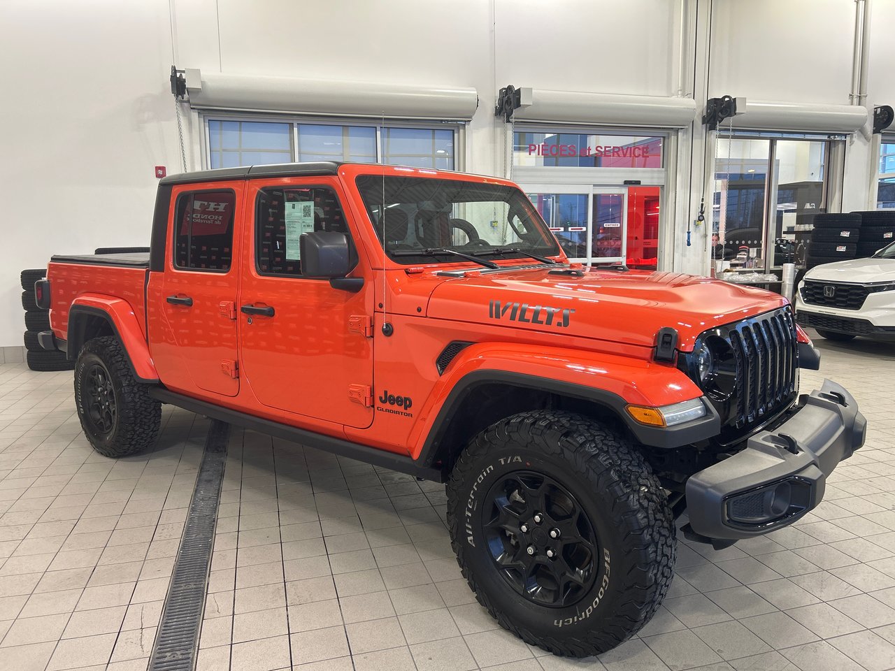 2023 Jeep Gladiator - Image 5