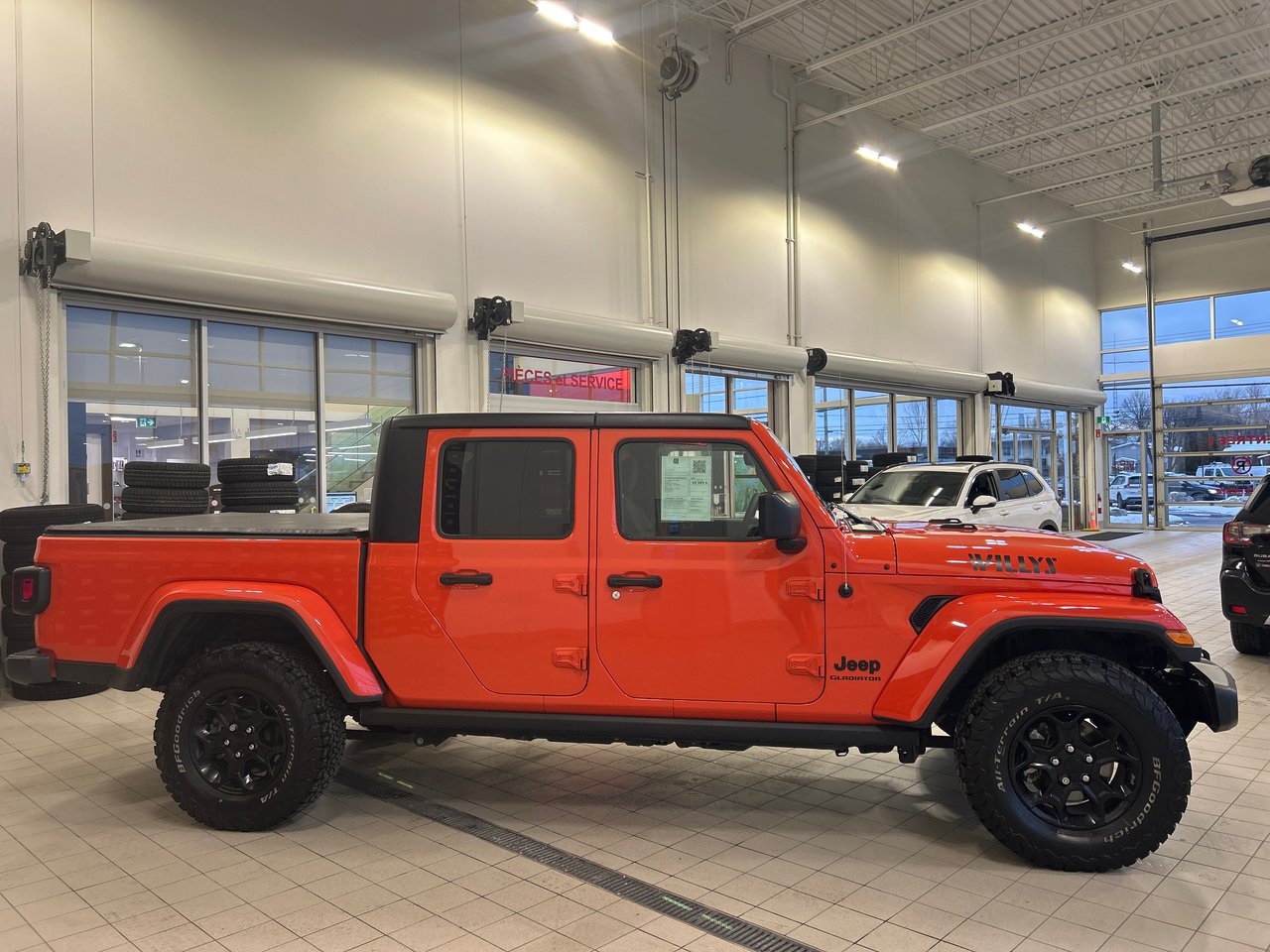 2023 Jeep Gladiator - Image 6